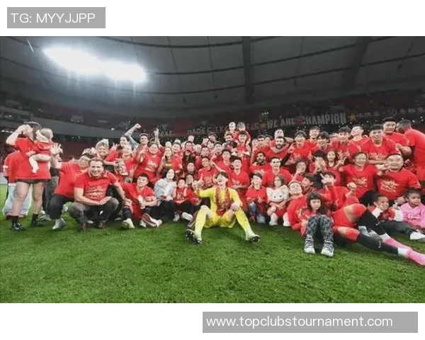 2017年申花与上港激战回顾:足球盛宴中的激情与荣耀 2017年申花与上港激战回顾:足球盛宴中的激情与荣耀