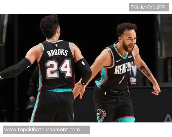 奇才与灰熊对决分析：球队状态战术布局及关键球员表现探讨