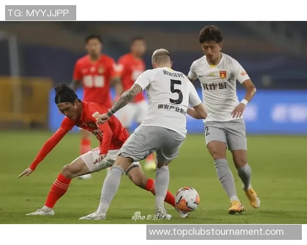 恒大与华夏幸福激战正酣现场直击精彩瞬间回顾与分析